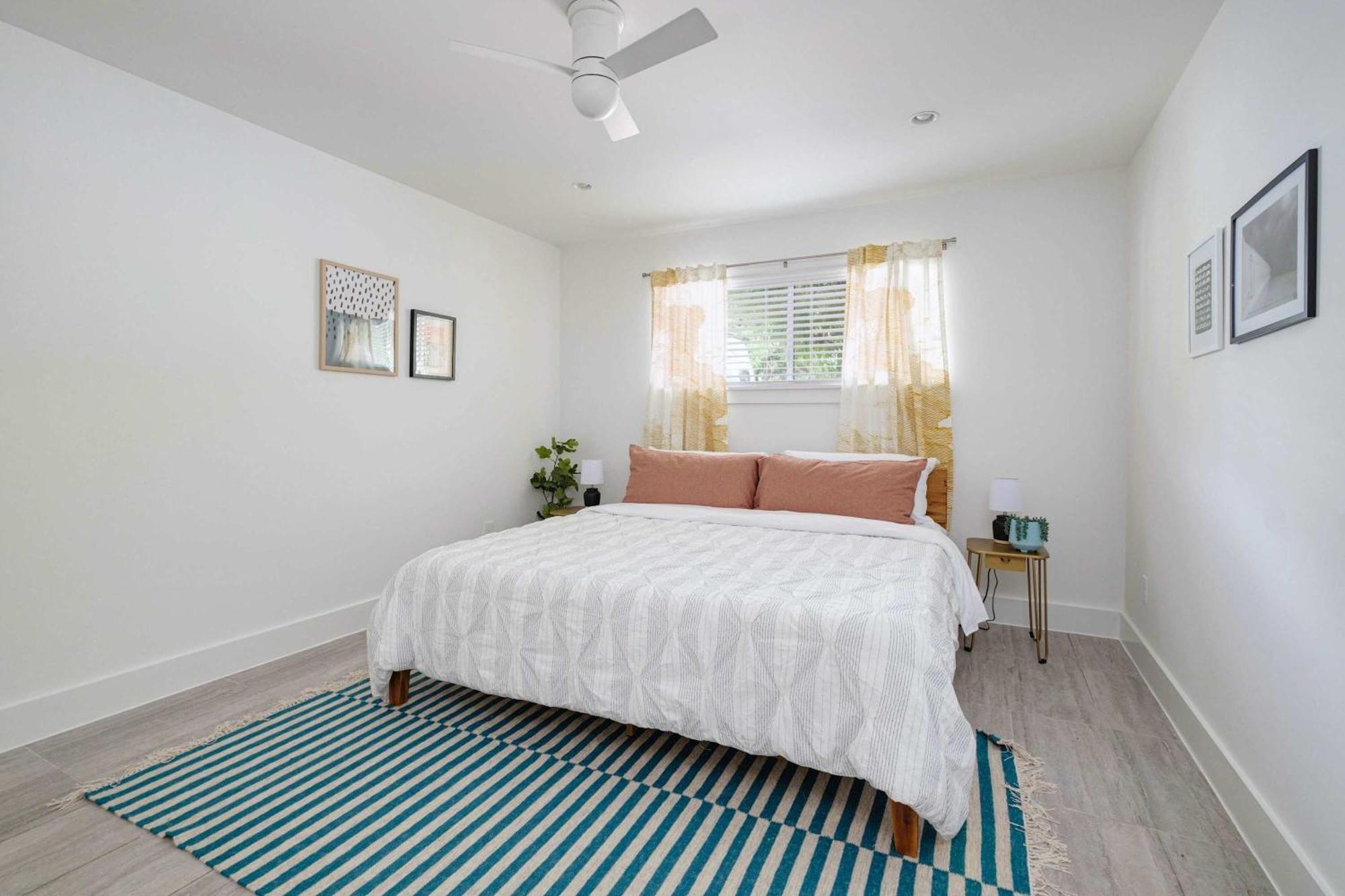 Chic Clarksville 2br Near Downtown Holiday home *